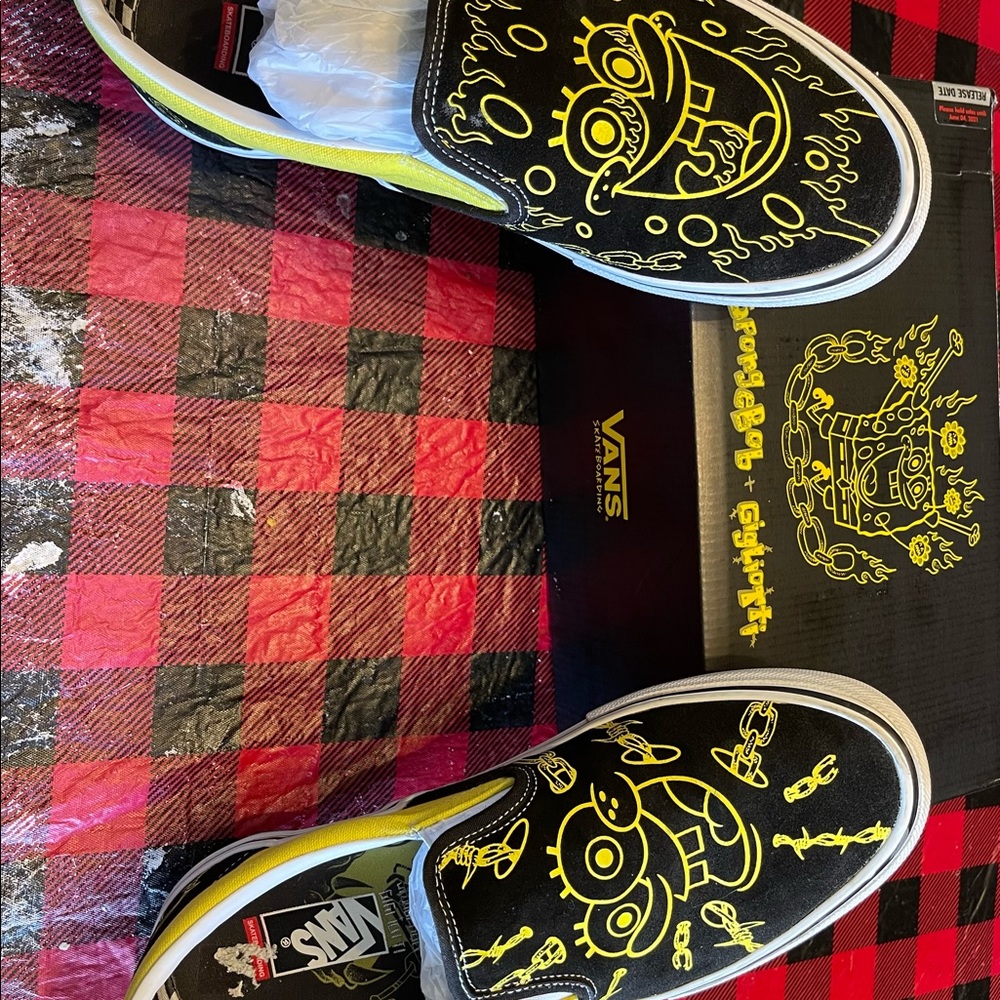 SpongeBob X Vans size 12